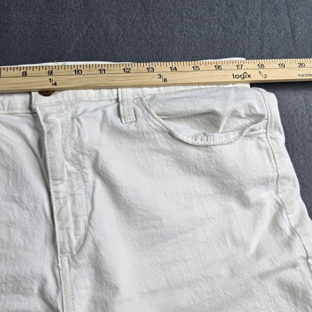 Universal Thread Women's Vintage Bermuda Jean Shorts Size 14 White EUC raw Hem - Picture 6 of 11